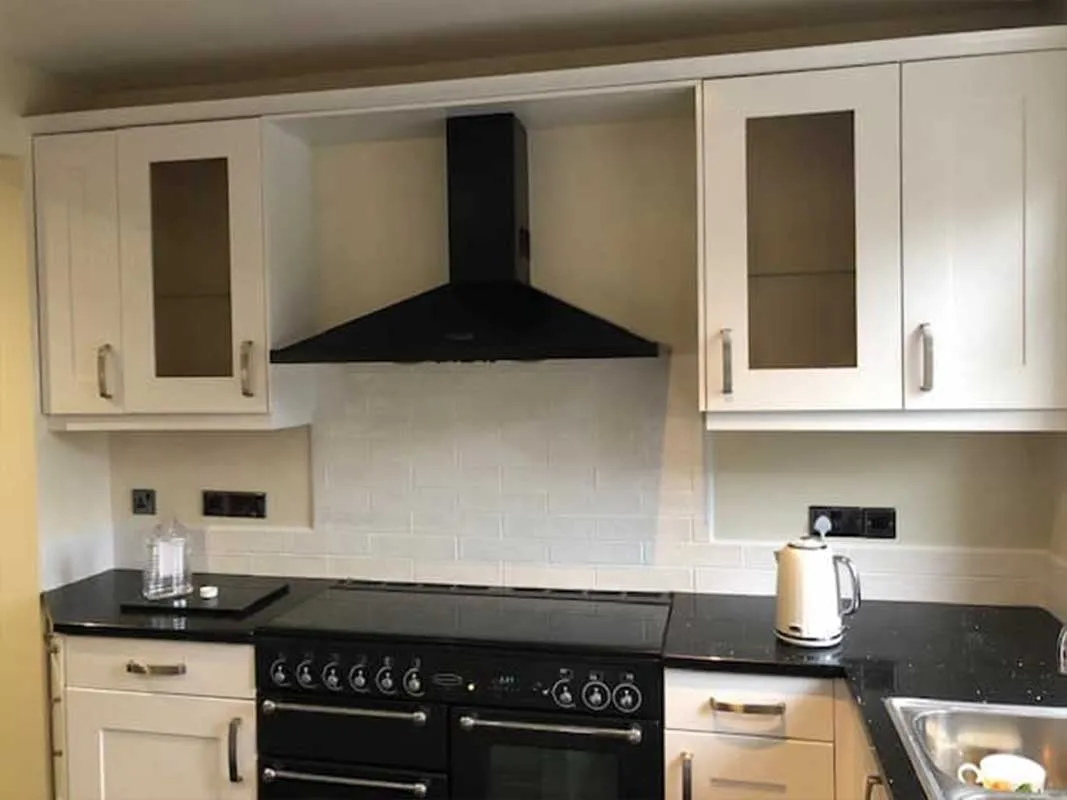 Hand Painted Oak Kitchen In Hornchurch Essex